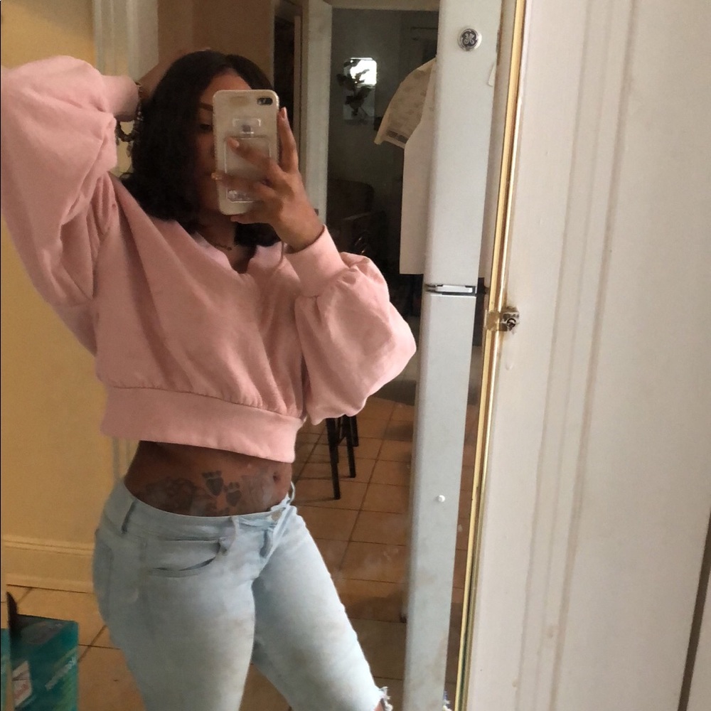 Meet your Posher, Amia
